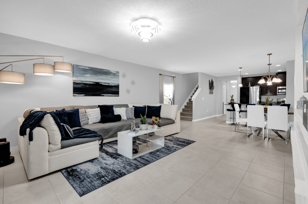 1669 Swan Swim Dr, Davenport, FL 33837